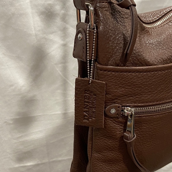Danier Brown Leather Crossbody/Shoulder Bag – Genuine Leather Canadian Brand - Picture 7 of 12